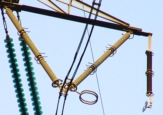 Line surge arresters reduces outages